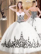 Smart White Ball Gowns Sweetheart Sleeveless Tulle Floor Length Lace Up Embroidery Ball Gown Prom Dress